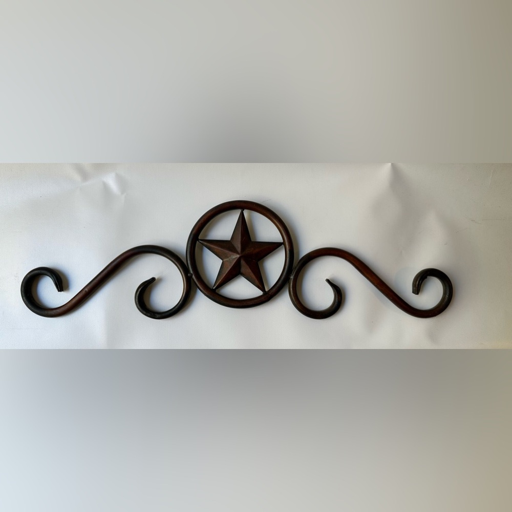 Bronze Colored Circle Star Wall Hanging for Above Pictures, Mirror, Door Frame